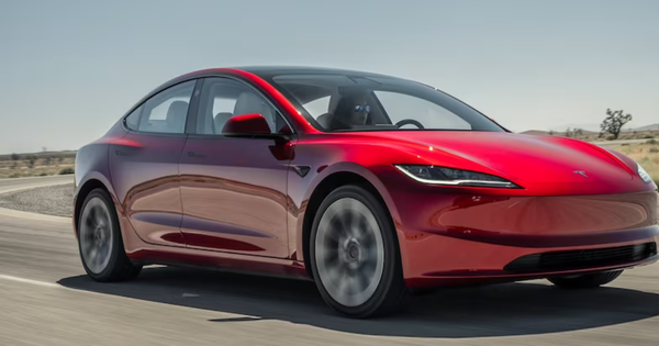 El Tesla Model 3 incorpora luces de advertencia de punto ciego