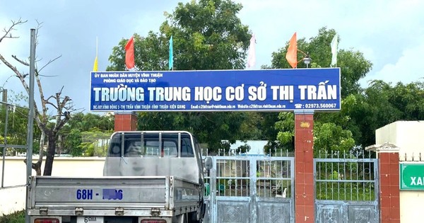 Huyện yêu cầu dừng chuyển, tổ chức khai giảng ở trường cũ