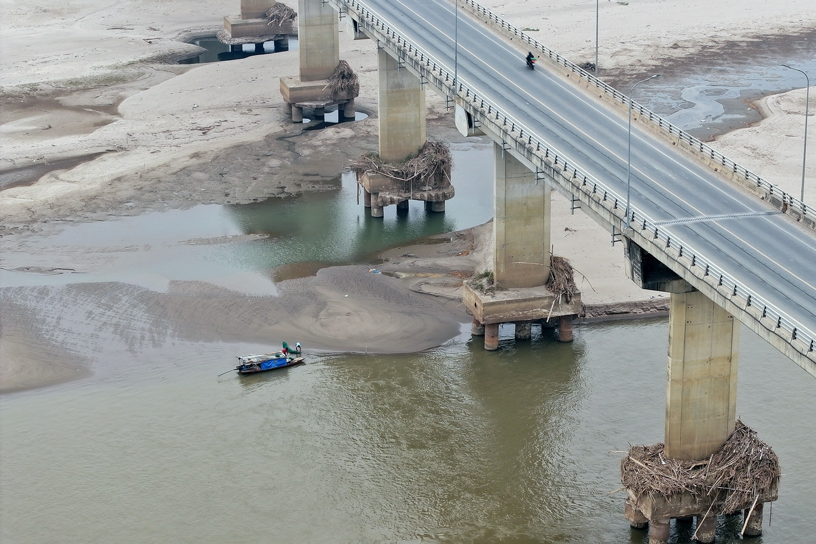 Milliarden-Dollar-Brücke mit freiliegendem Fundament, BOT-Direktor sagt: „unvorstellbar“