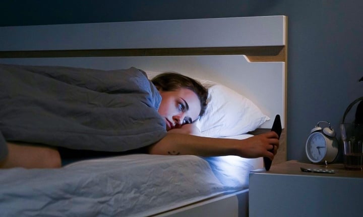 Staying up late reduces the skin's self-repair and regeneration process.