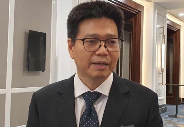 Nguy cơ ung thư da từ phong trào lột da, tắm trắng - Ảnh 1.