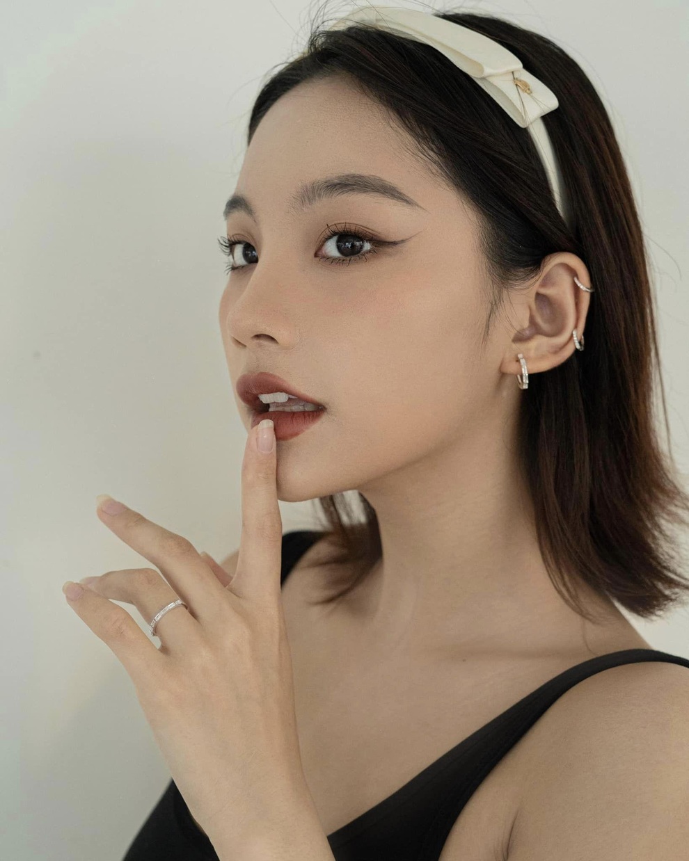 Mỹ nhân người Tày gây sốt phim VTV: Thấp bé vẫn đắt show mẫu ảnh - 13