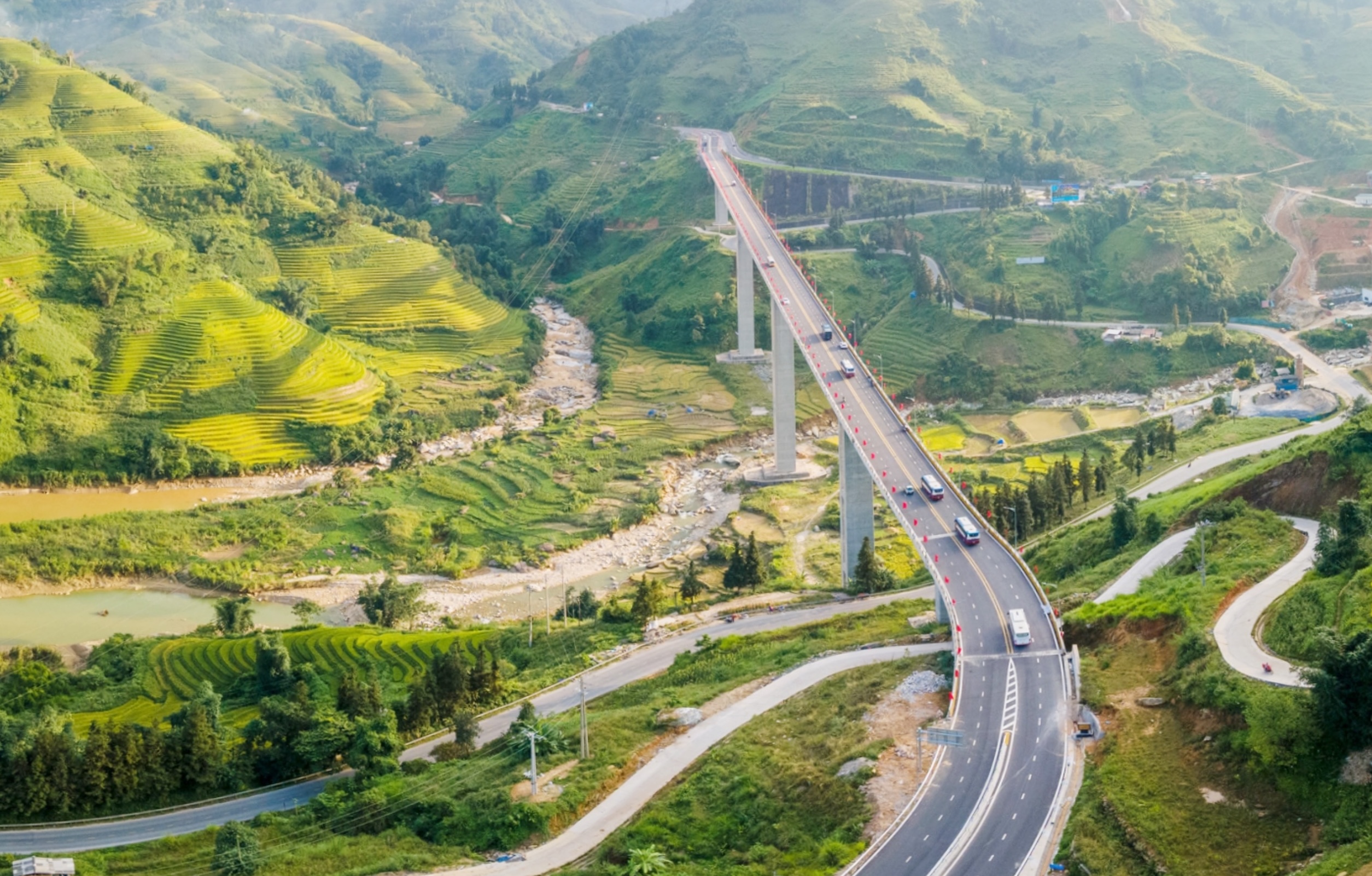 Suspender temporalmente el cobro de peajes en la carretera que conecta la autopista Noi Bai - Lao Cai con Sa Pa -0