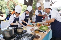 The competition attracted the participation of 15 teams with 60 amateur chefs.