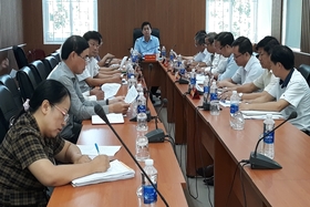 Provincial Party Secretary Le Quang Tung periodically receives citizens in June