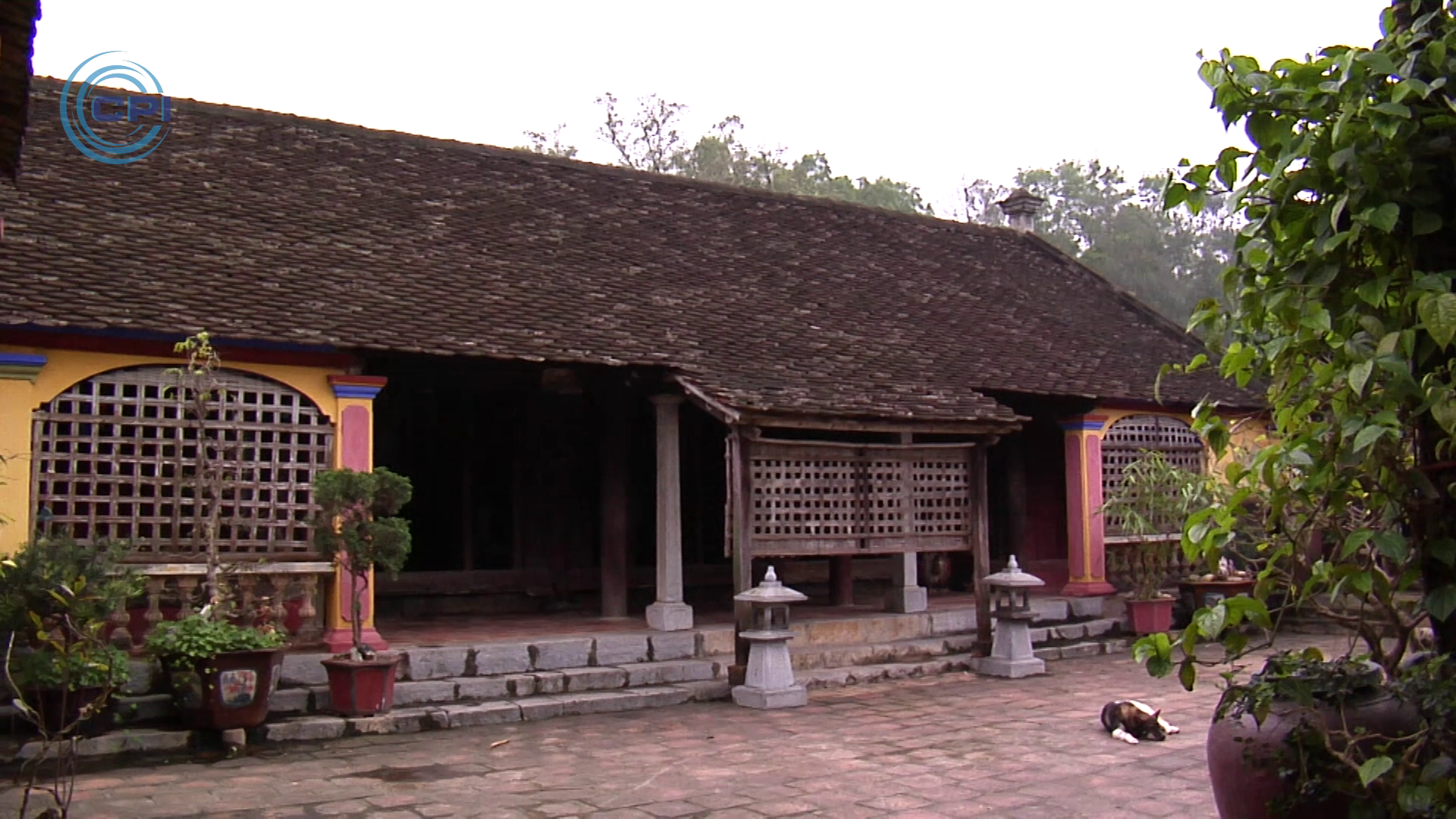 Feng Shui story in the ancient house of Dong Son village