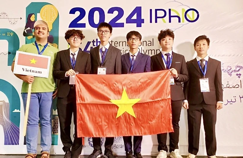 Des étudiants vietnamiens ont remporté 5 médailles d'or et d'argent aux Olympiades internationales de physique