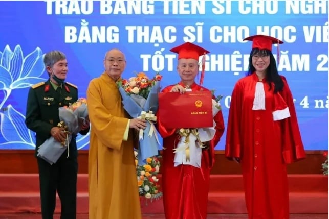 Thượng tọa Thích Chân Quang quá xuất sắc!