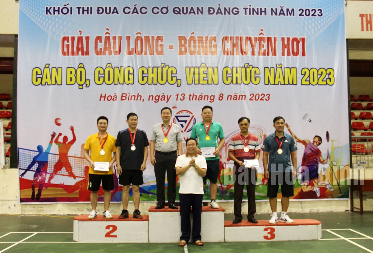 Giải cầu lông, bóng chuyền hơi Khối thi đua các cơ quan Đảng tỉnh