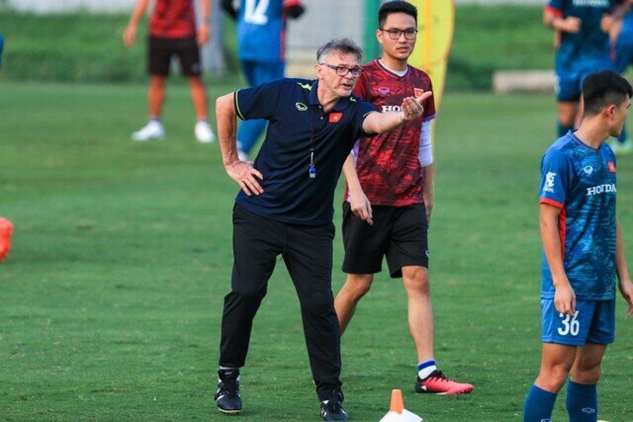 Quang Hai admits surprising truth about Vietnam team under coach Troussier