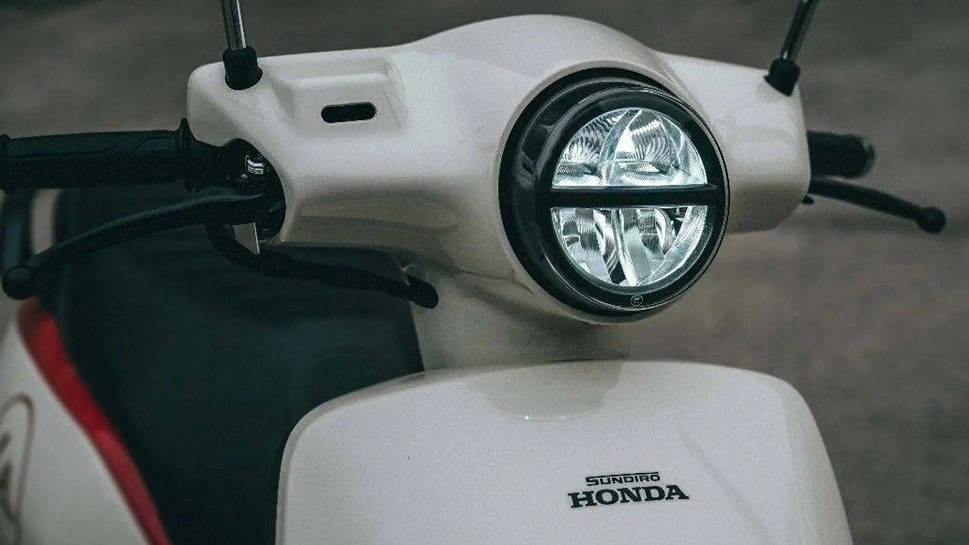 Bewundern Sie die Honda NS125, ein schöneres Design als die Vespa, ausgestattet wie die Air Blade, Bild 2