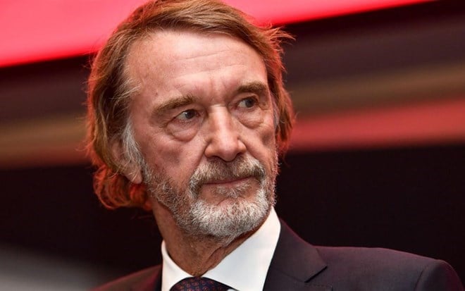 Sir Jim Ratcliffe quiere que el personal del Manchester United cambie la antigua forma de trabajar. Foto: AFP