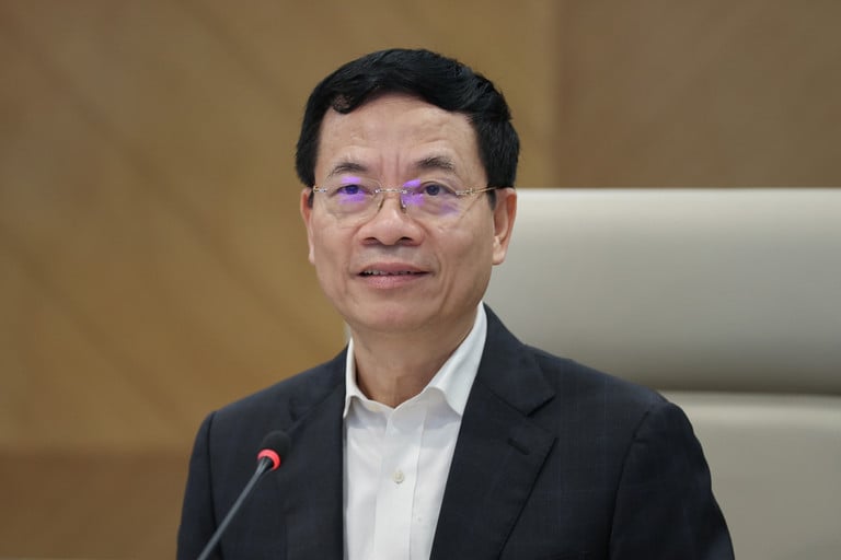 nguyen manh hung 2.jpg