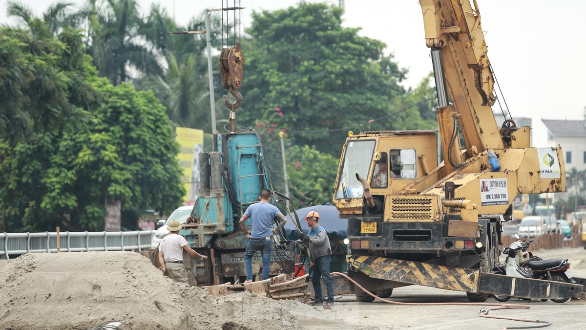 Vì sao dự án mở rộng đường Âu Cơ - Nhật Tân chưa thể thông xe toàn tuyến ngày 30/6? ảnh 7