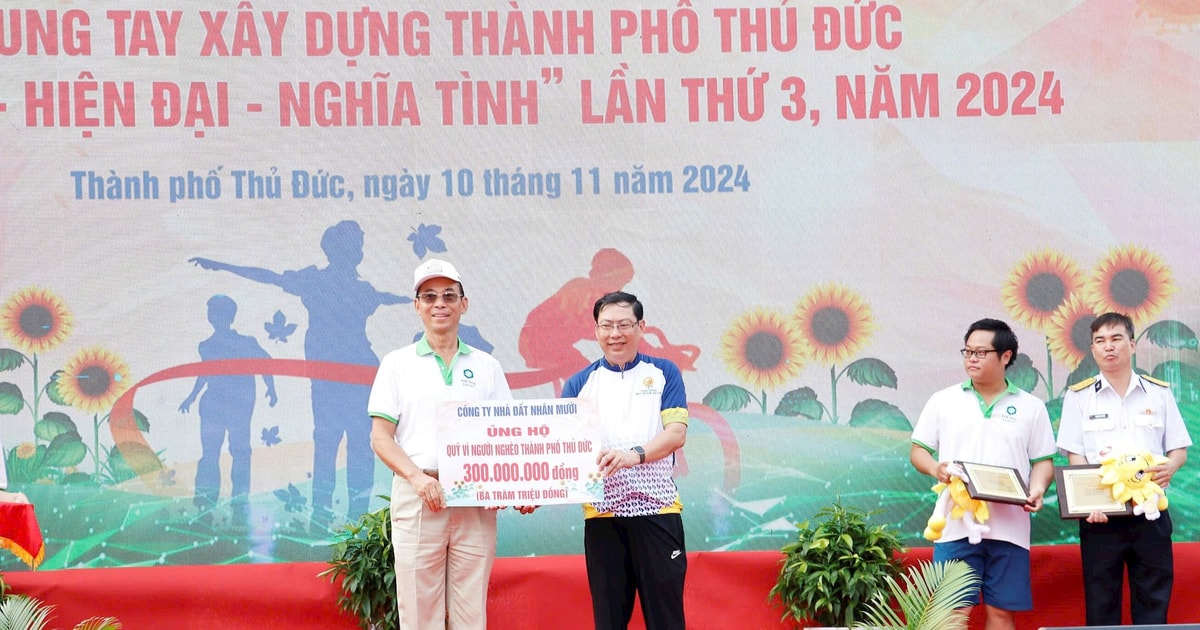 Hơn 7.000 người đi bộ ủng hộ người nghèo