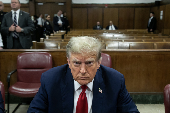 L'ancien président Donald Trump devant le tribunal pénal de Manhattan, à New York, le 15 avril. Photo : AFP