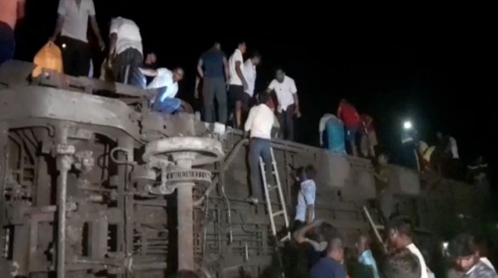 Collision entre un train de voyageurs et un train de marchandises en Inde, plus de 1 000 blessés et morts - 1