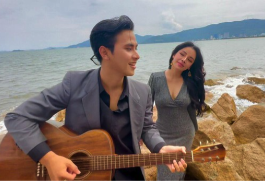 Á quân Thần tượng Bolero  Tô Ngọc Hà gây bất ngờ với  Mùa hè bỏng cháy - Ảnh 3.