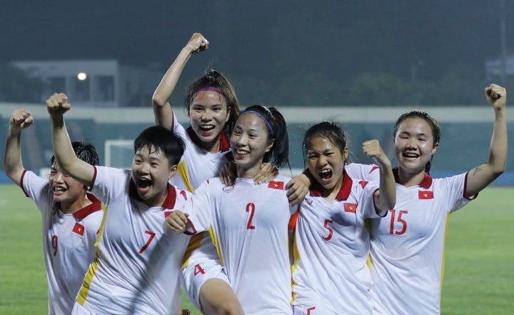 Das heiße Mädchen Bao Tram erzielte ein Tor, die vietnamesische U20-Frauenmannschaft errang das Recht, am Finale des U20-Frauen-Asienpokals teilzunehmen - 1