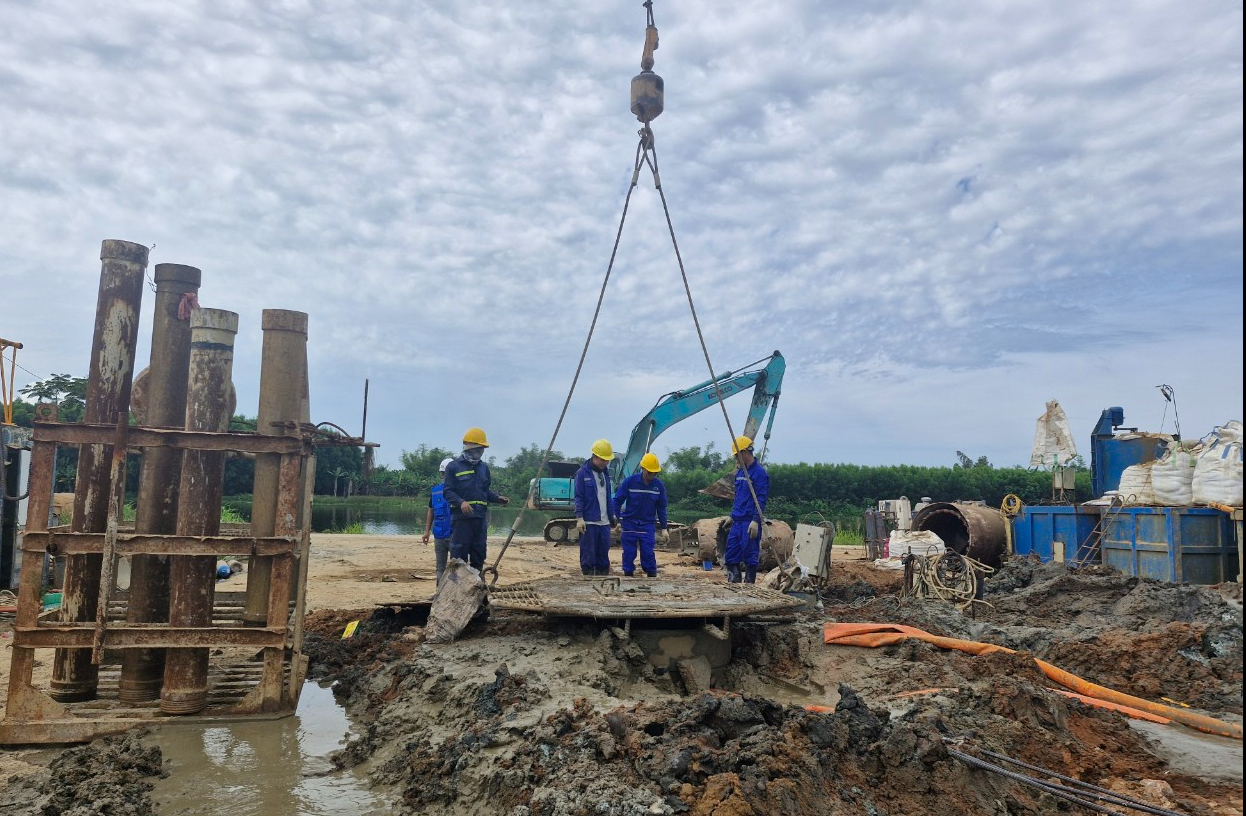 Quảng Ngãi yêu cầu triển khai đồng loạt, đẩy nhanh tiến độ các dự án trọng điểm- Ảnh 2.