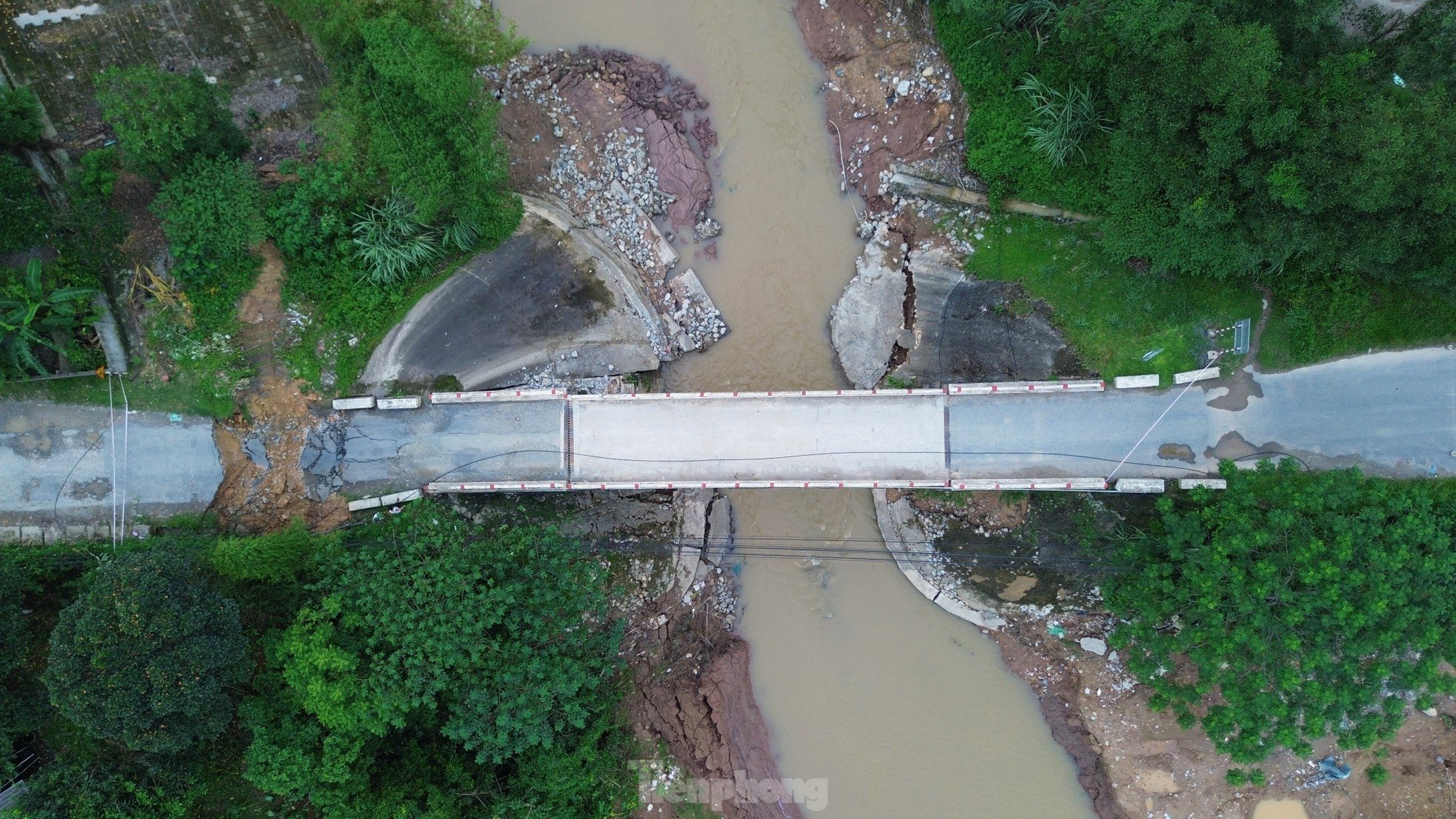 Propuesta para demoler el puente derrumbado en Hoa Binh y construir rápidamente un nuevo puente foto 10