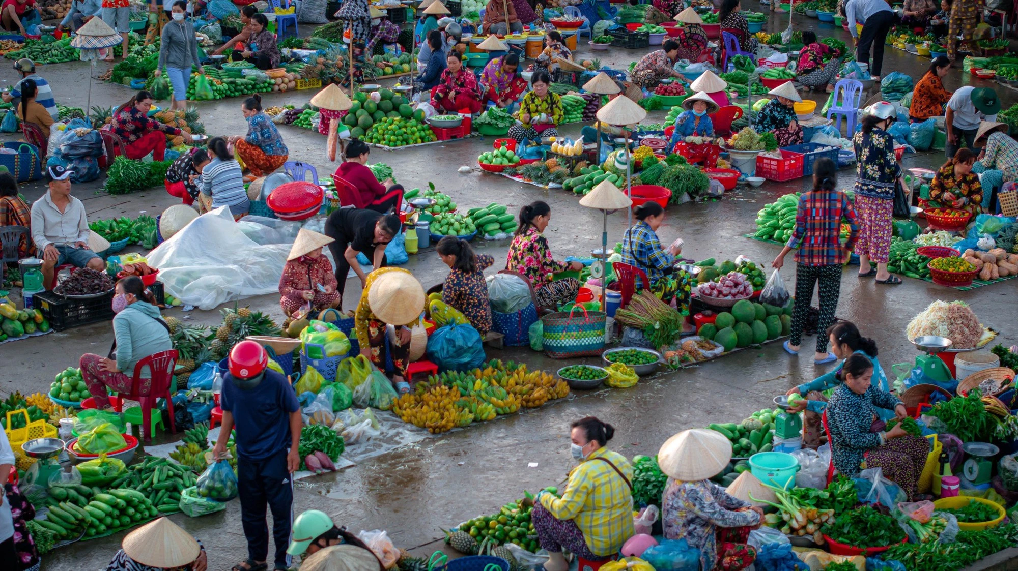 Khung cảnh độc đáo của khu chợ 'có một không hai' ở miền Tây - Ảnh 7.