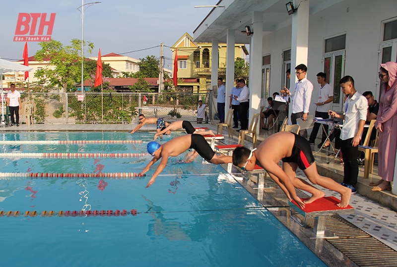 Casi 200 atletas compiten en el Torneo Provincial de Natación y Saltos 2023