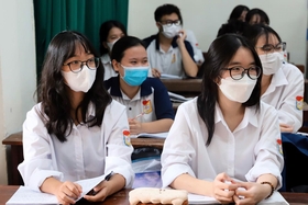 흥부옹 영재고등학교는 2023~2024학년에 10학년 전문 학생 300명을 모집합니다.