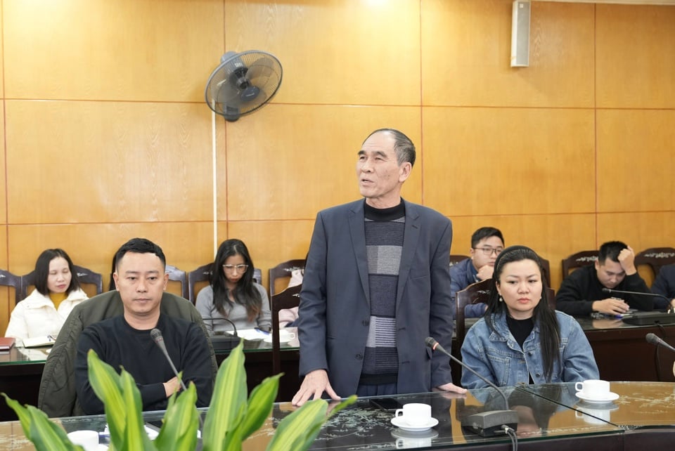 Giving his opinion, Mr. Bui Gia Dinh suggested that Thanh Xuan district support and add more staff to provide detailed instructions on design drawings for citizens when they come to perform administrative procedures.