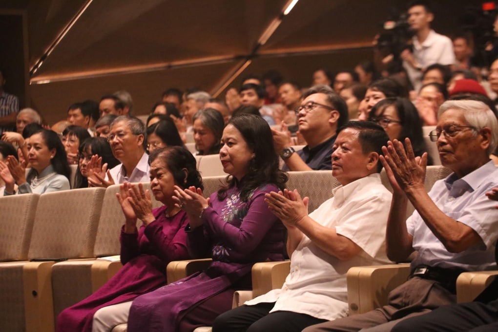 Anh Thơ hát Một thoáng Tây hồ tôn vinh Ngày âm nhạc Việt Nam - 1