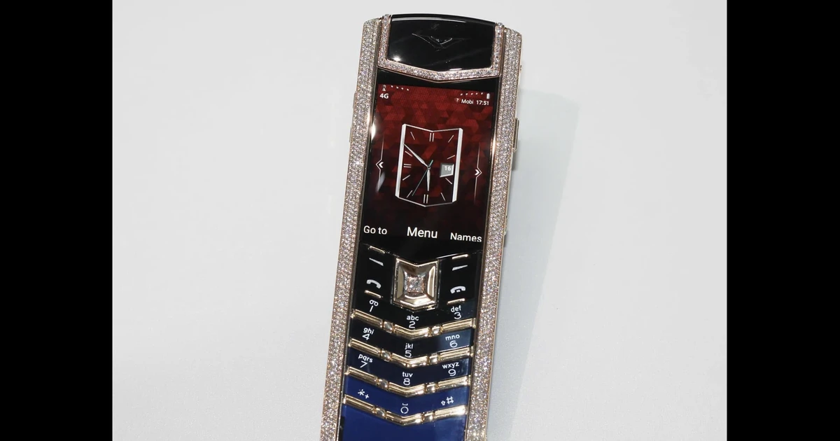 كن حذرا مع هاتف Vertu Signature S 2G الذي يتحول إلى جهاز 4G