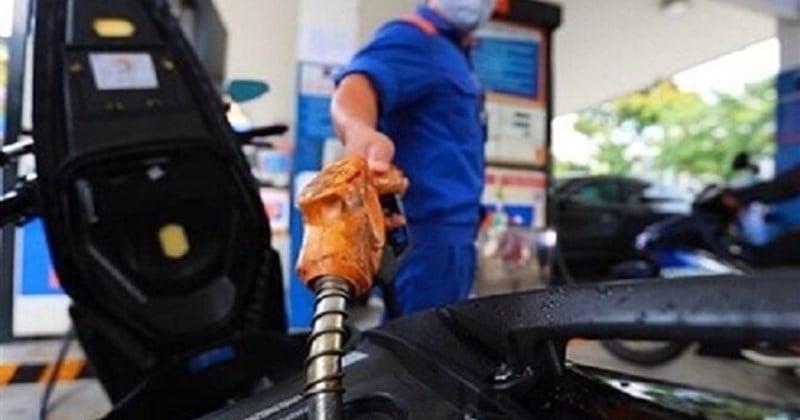 Gasoline prices today September 18: Sharp decrease across the board