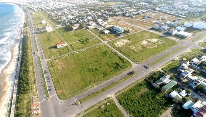 市場は回復しているにもかかわらず、沿岸部の土地は依然として赤字で売却されている