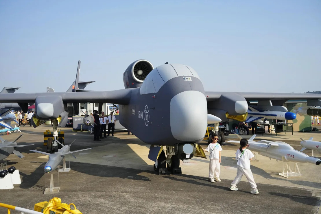 Chinas fortschrittliche Militärwaffen und -technologie stehen jetzt im Rampenlicht, Bild 3.