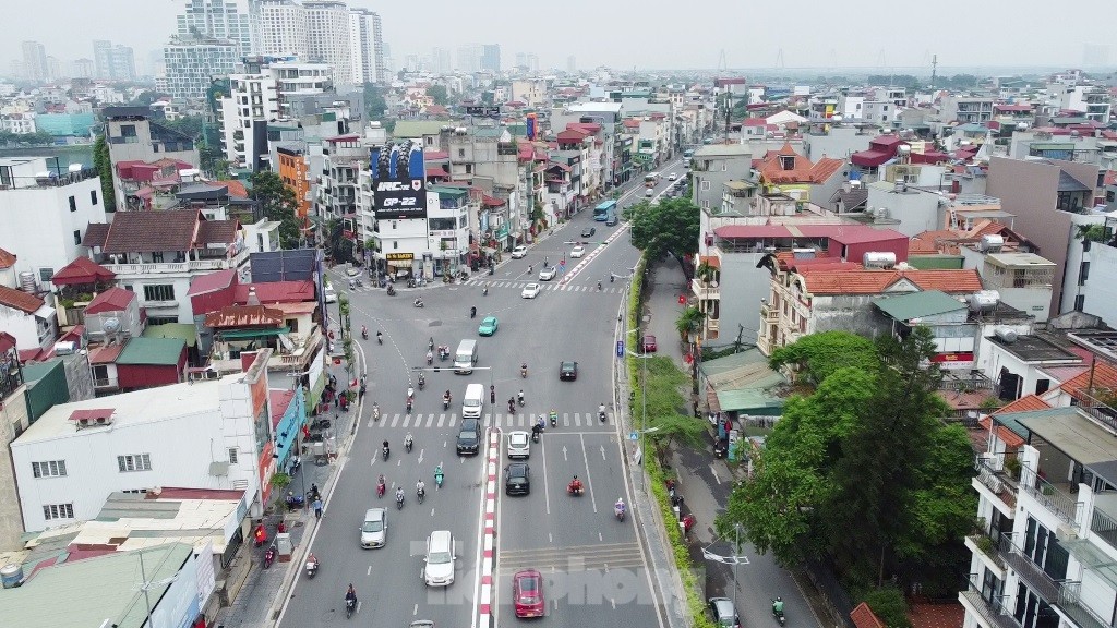 Giao thông trên đường Âu Cơ - Nghi Tàm ra sao sau khi được mở rộng 6 làn xe ảnh 9