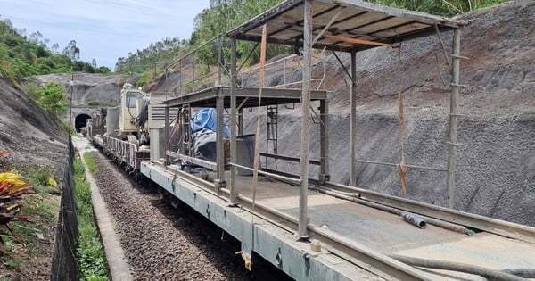 Am Mittag des 31. Mai wird der Chi-Thanh-Eisenbahntunnel nach zehntägigen Erdrutschen wieder geöffnet.