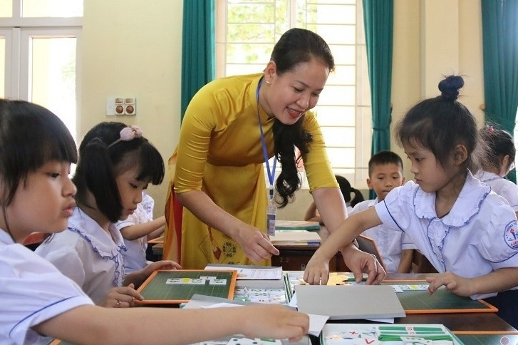 Politburo : Continuer à innover en matière de salaires et d'avantages sociaux pour les enseignants