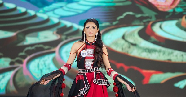 Les candidates à Miss Tourisme Vietnam 2024 brillent en robes de soirée