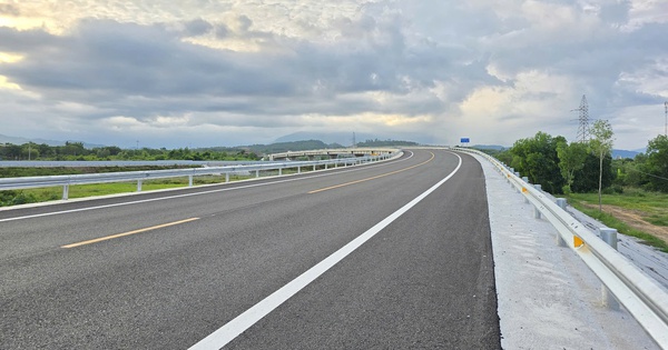 Was sagt der Investor zu dem Vorschlag, fast 70 km der Van Phong-Autobahn vorzeitig zu erschließen?