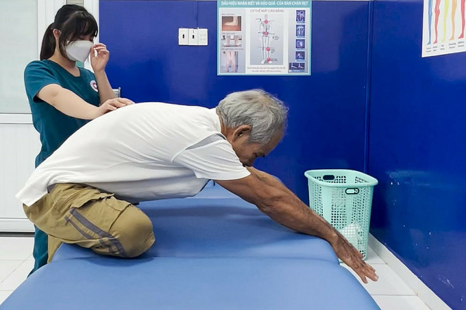 ハイ氏は筋骨格矯正運動を受けました。写真：医師提供