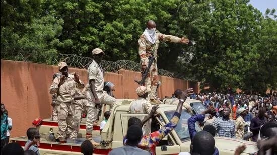 West African nations prepare to send troops into Niger, Russia wants to mediate