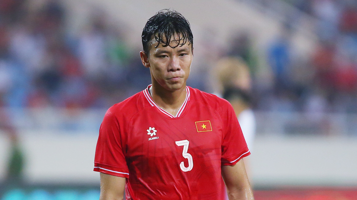 Que Ngoc Hai made two mistakes leading to the unfortunate draw of the Vietnamese team.