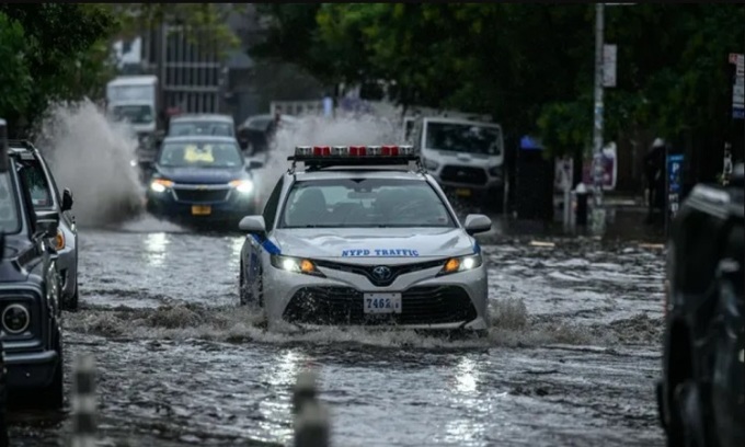 Am 29. September überfluteten heftige Regenfälle die Straßen New Yorks. Foto: AFP