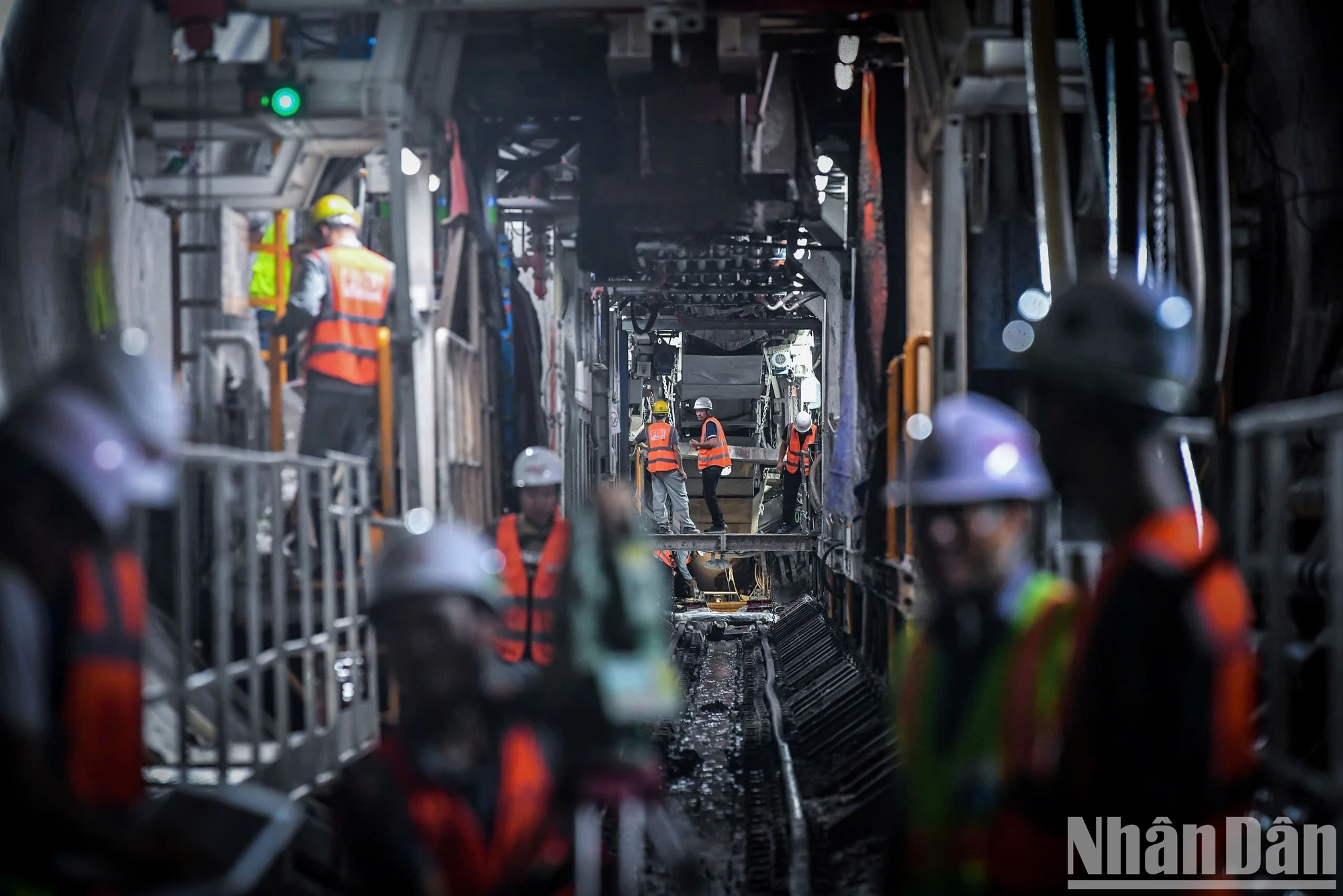 【写真】ニョンハノイ地下鉄駅の地下トンネルを掘るTBMロボットの30日間の写真33