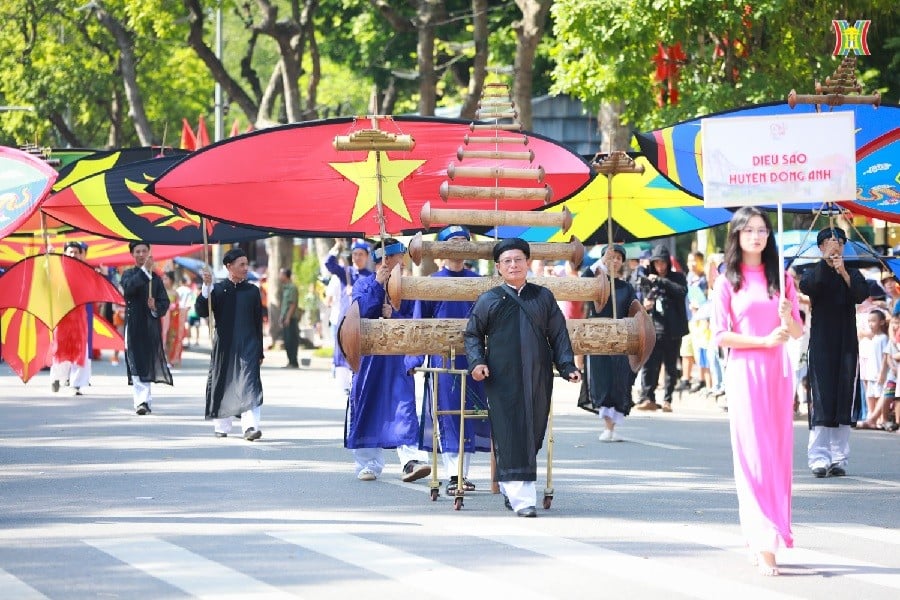 Những khoản khắc Carnaval Thu Hà Nộ rực rỡ sắc màu