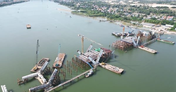 The 1,300 billion VND steel arch bridge project in Quang Binh is unlikely to finish on schedule due to site clearance problems.