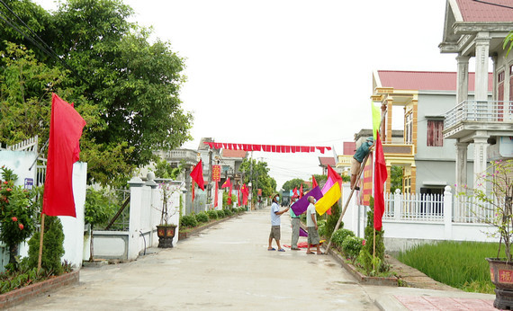 Le district de Yen Khanh, province de Ninh Binh, répond aux nouvelles normes rurales avancées.