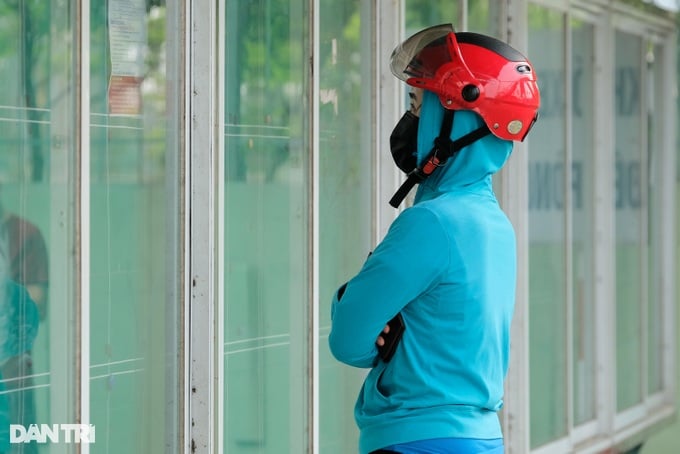 Bị ép nghỉ 5 ngày lễ, công nhân nghèo vừa về quê vừa lo - 2