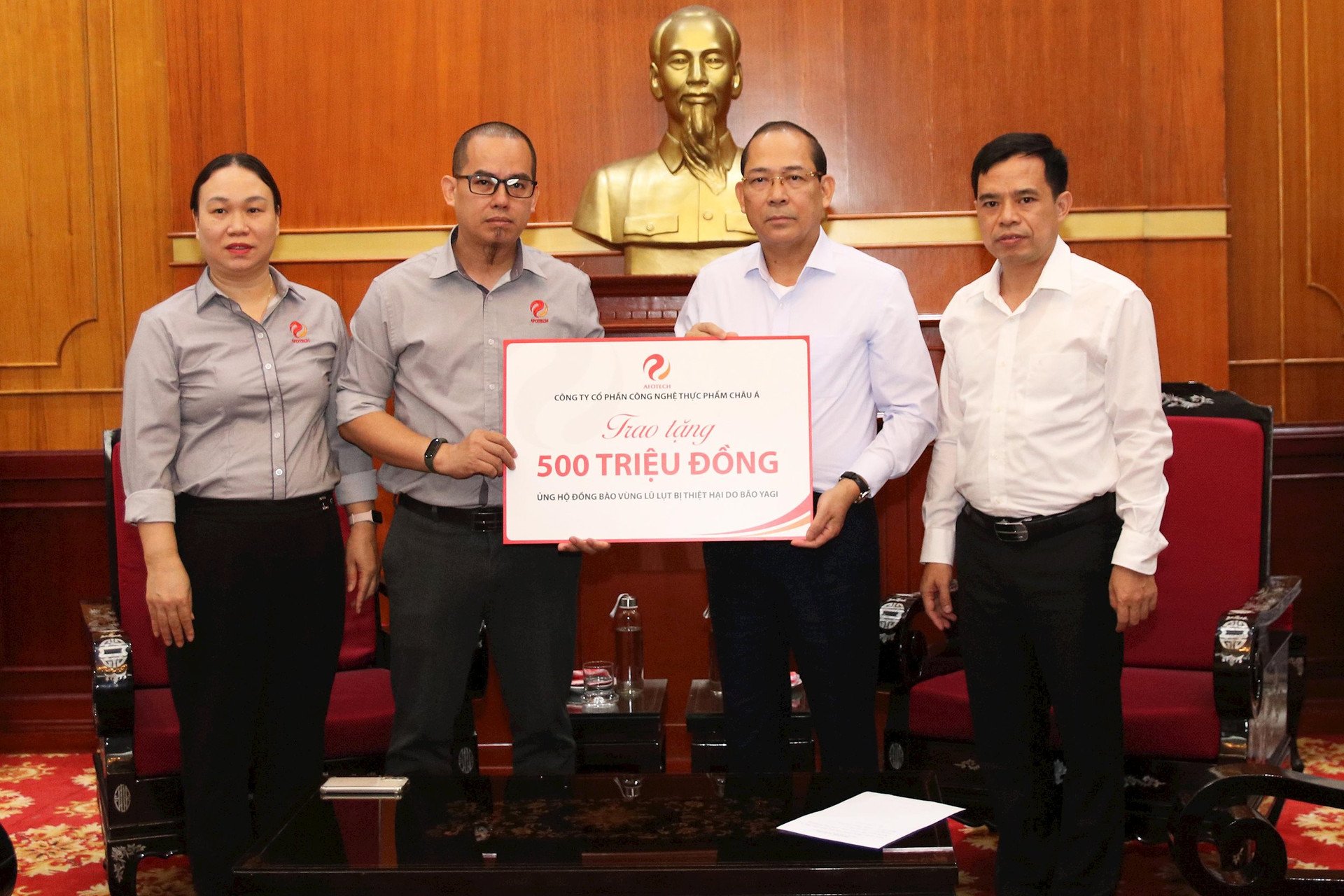 Vice President Hoang Cong Thuy received support from Asia Food Technology Joint Stock Company.