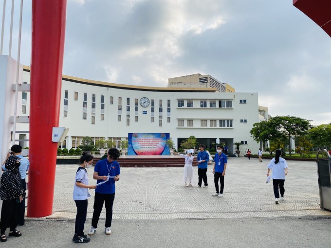 ハイフォン市は6月2日と3日に、2023-2024年度公立高校10年生の入学試験を実施し、24,499人の受験者が受験した。写真：ル・タン